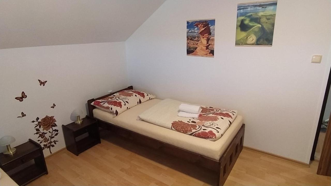 Apartman U Spycharu Bile Policany Eksteriør billede