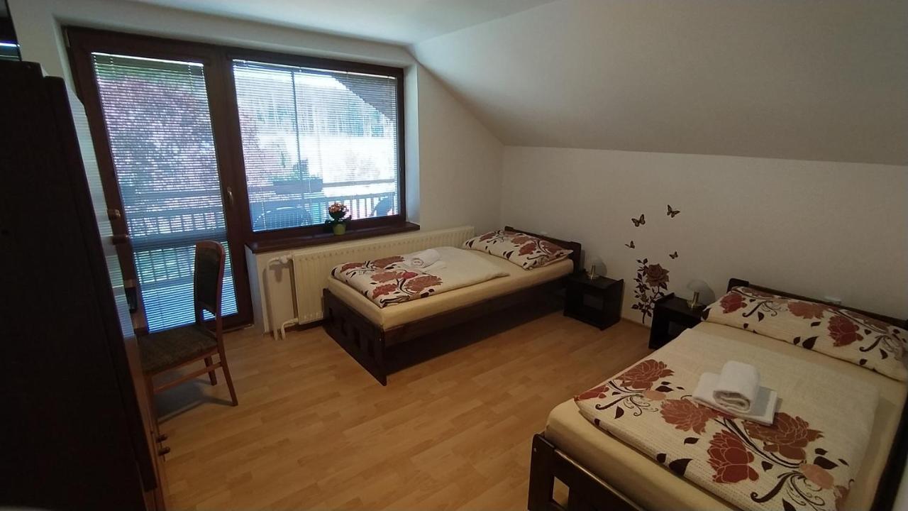 Apartman U Spycharu Bile Policany Eksteriør billede